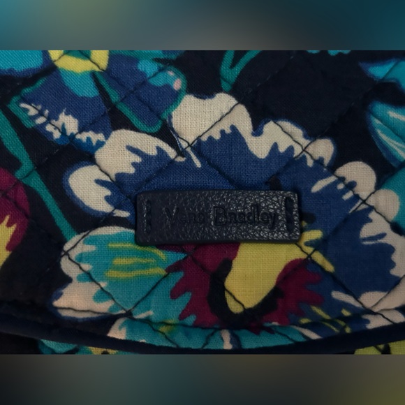 Vera Bradley makeup/storage case. Mint condition. - Picture 3 of 7